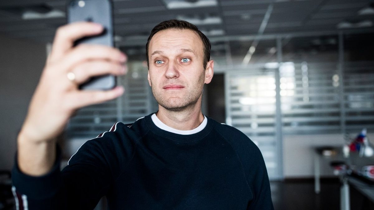 Ze stejné skupiny jako Novičok. Co se ví o látkách, které otrávily Navalného